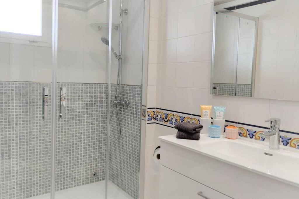 Dona Carlota Gardens, Sea Views, Pool, Restaurant Apartment Торемолинос Екстериор снимка